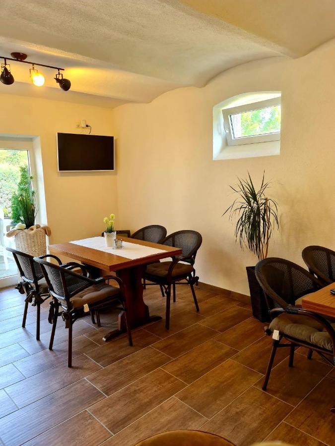 Pension Villaggio Mertesheim Eksteriør billede